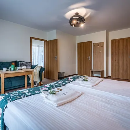 Bed & Breakfast Markowy Dworek