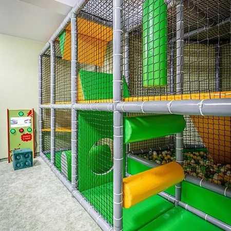 Markowy Dworek Bed & Breakfast