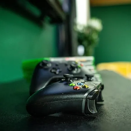 Markowy Dworek Bed & Breakfast 3*