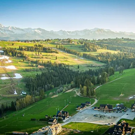 Bed & Breakfast Markowy Dworek 3*