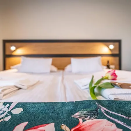 Markowy Dworek Bed & Breakfast
