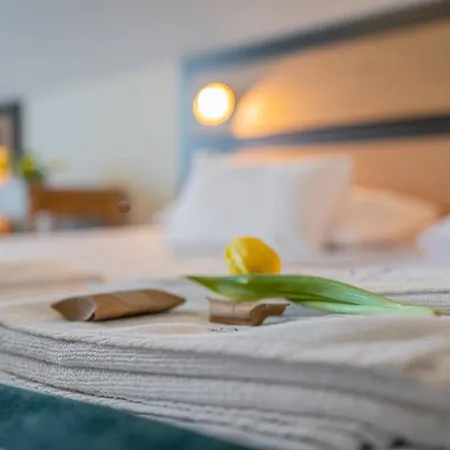 Markowy Dworek Bed & Breakfast