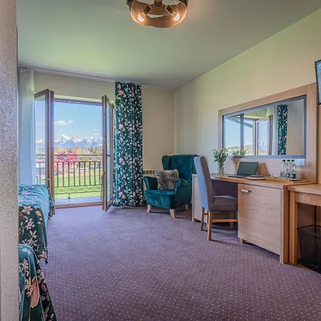 Markowy Dworek Bed & Breakfast